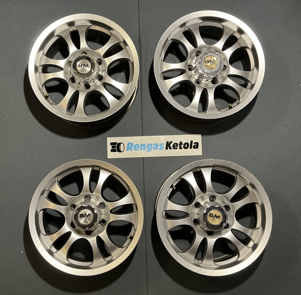 KÄYTETTY BM RACING 7.5x17 6/139.7 ET25 CB110