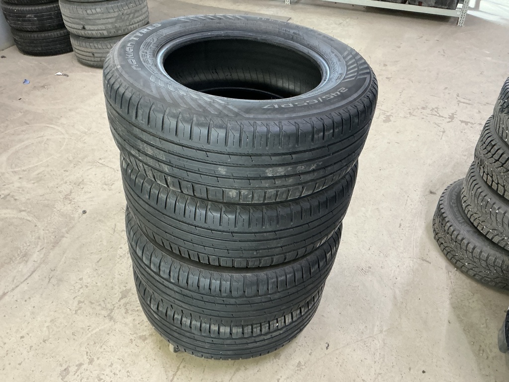 KÄYTETTY 245/65R17 111H Nokian Hakka Blue 2 SUV DOT21