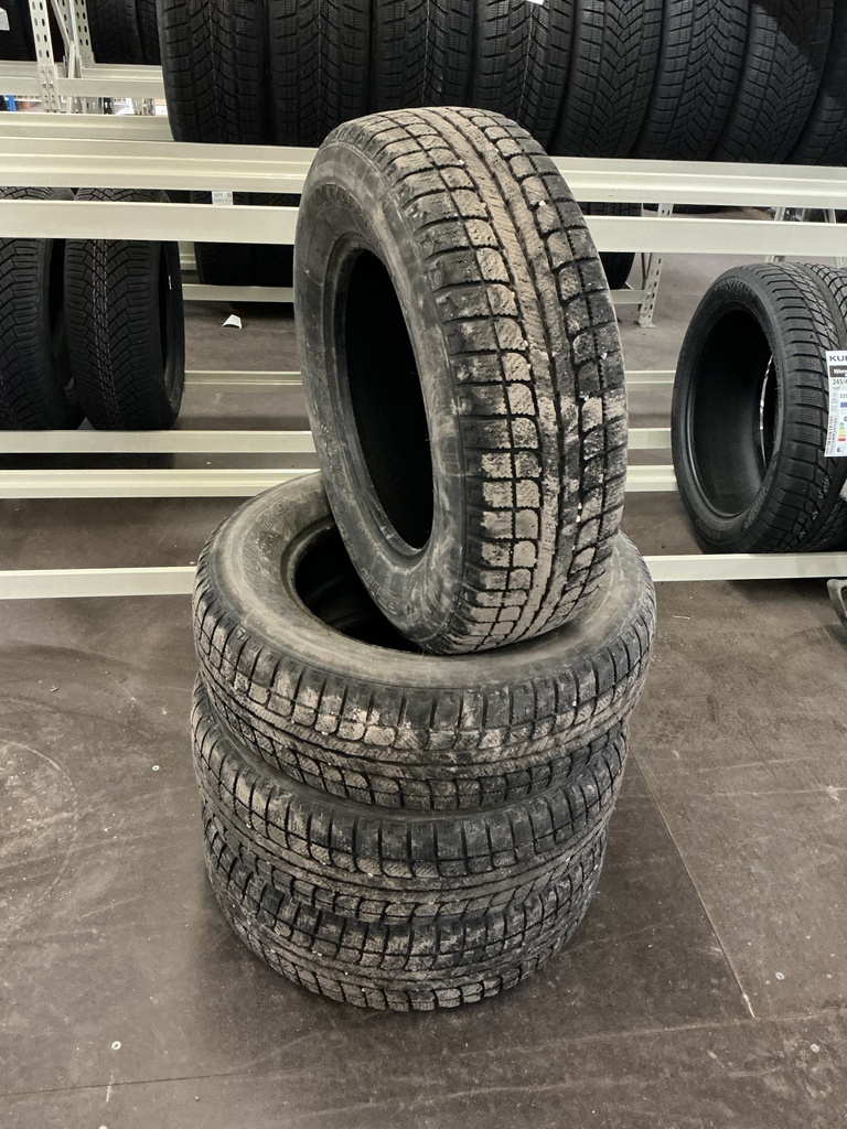 KÄYTETTY 205/70R15C 106/104S ANTARES GRIP 20 DOT19