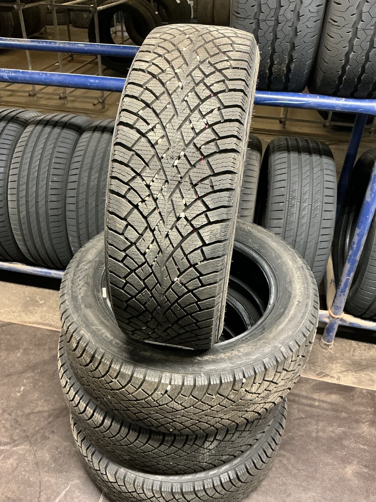 KÄYTETTY 215/60R17 100R NOKIAN HAKKAPELIITTA R5 SUV DOT24