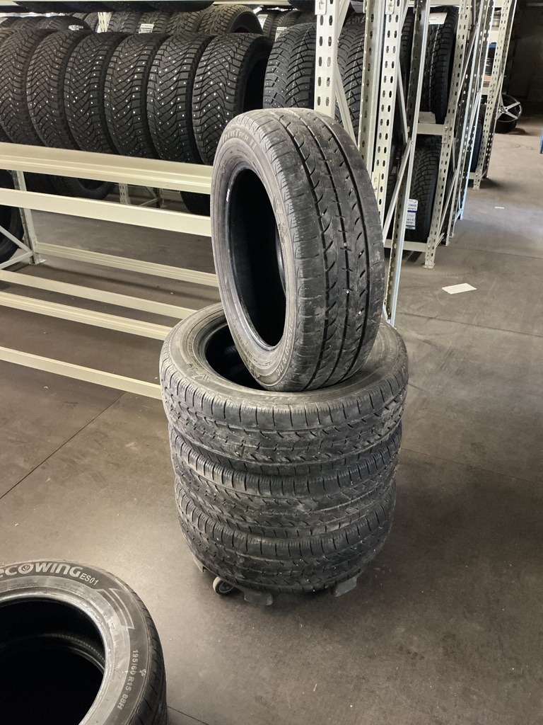 KÄYTETTY 215/60R17C 109/107 T VIKING TRANSTECH II DOT2321