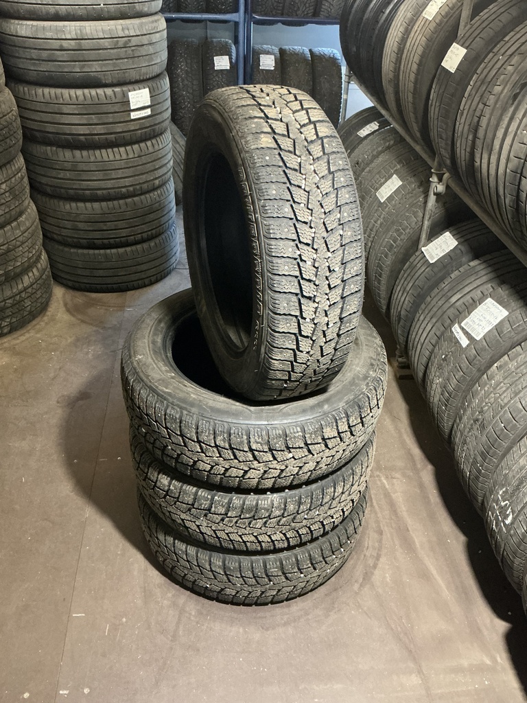 KÄYTETTY 215/60R17C 104/102H KUMHO POWERGRIP KC11 DOT20