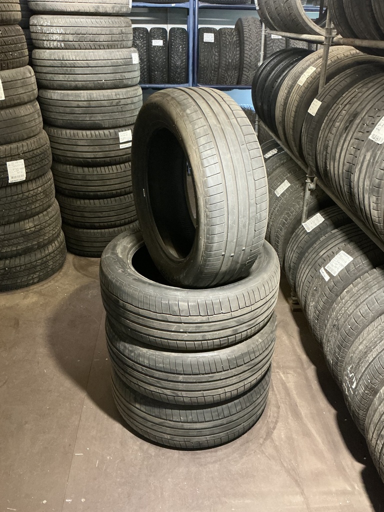 KÄYTETTY 235/55R19 101T HANKOOK VENTUS S1 EVO 3 SUV DOT22