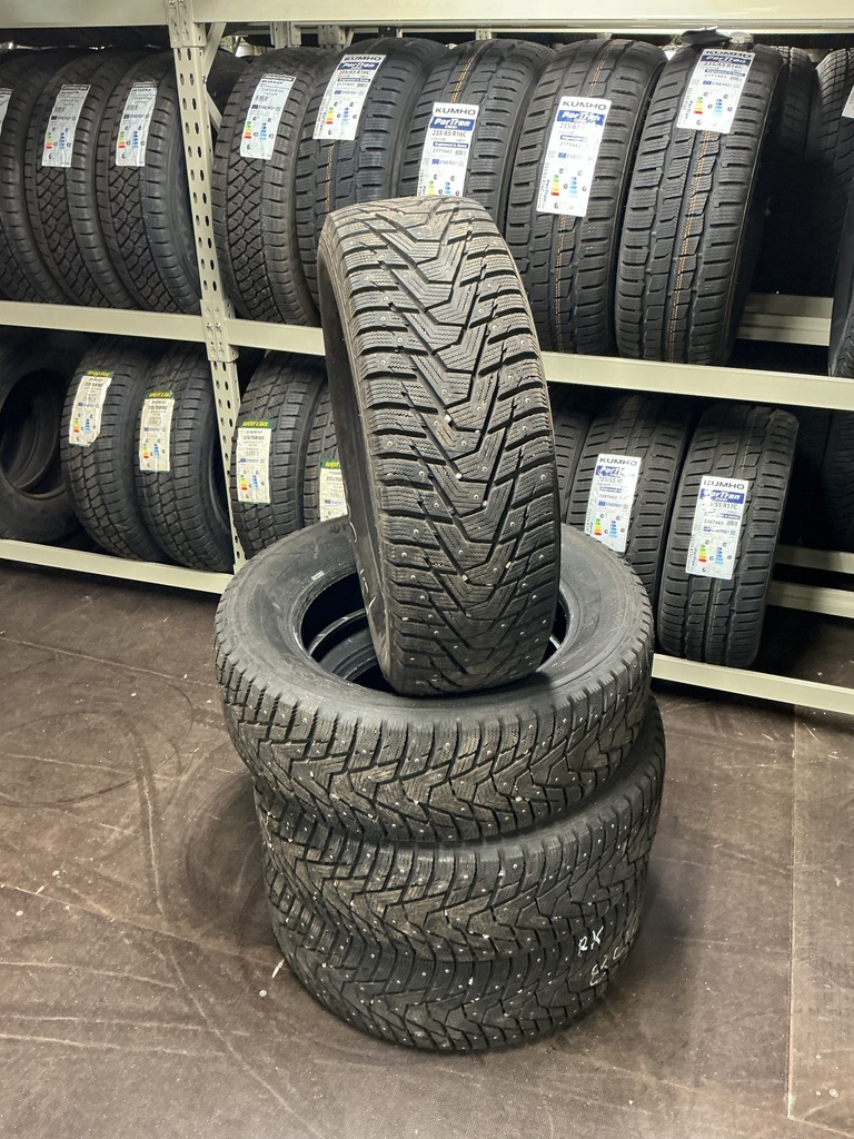 KÄYTETTY 235/60R18 107T / 255/55R18 109T HANKOOK WINTER I’PIKE X DOT24