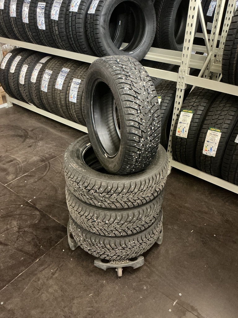KÄYTETTY 175/65R15 88T NOKIA HAKKAPELIITTA 8 DOT13