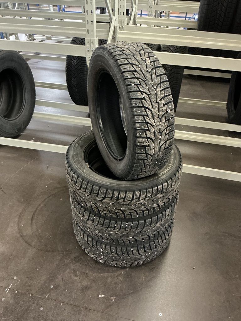 KÄYTETTY 185/60R15 88T HANKOOK WINTER I’PIKE RS DOT17