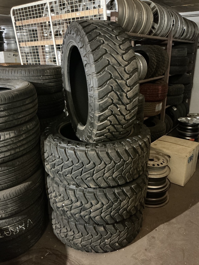 KÄYTETTY 35”/12,5”R22 117Q ATTURO TRAIL BLADE M/T DOT18