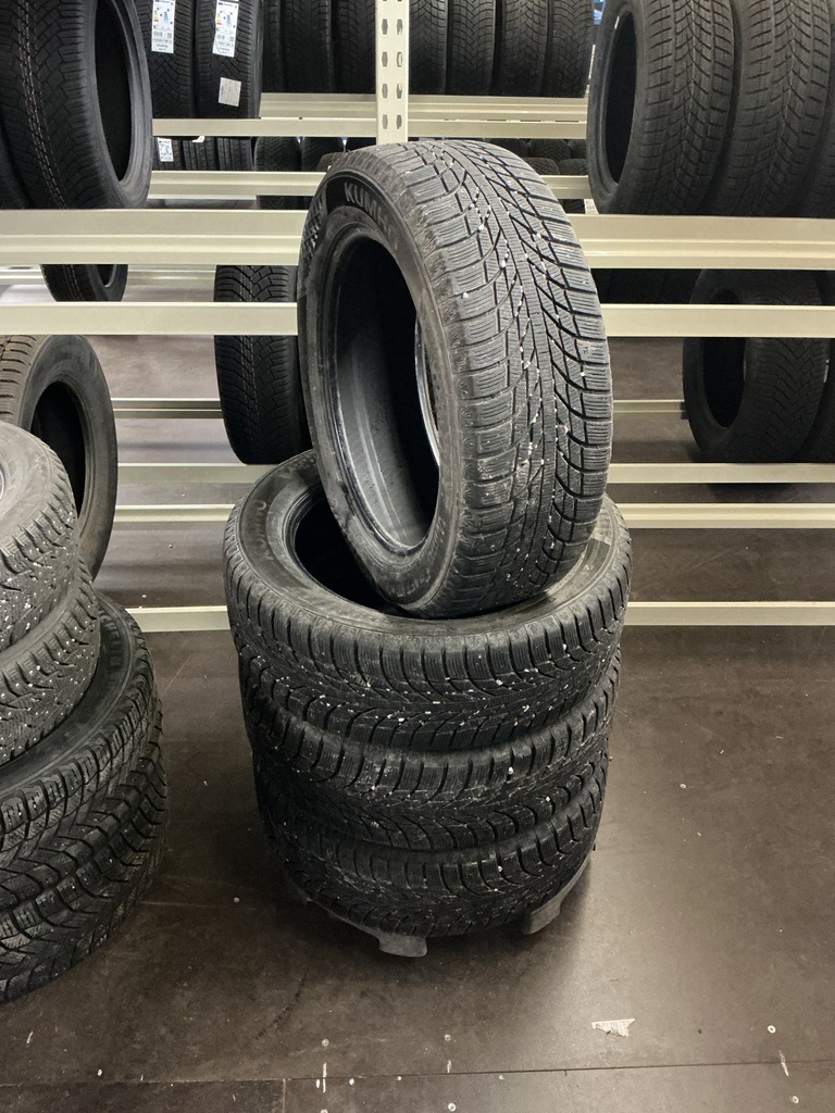 KÄYTETTY 215/55R17 98T KUMHO WINTERCRAFT ICE WI51 DOT21