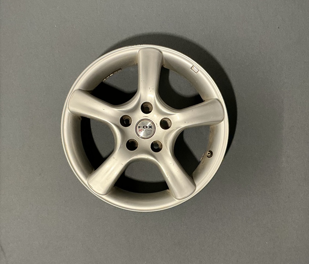 KÄYTETTY FOX RACING 6,5x16 5/110 ET40 CB65,1