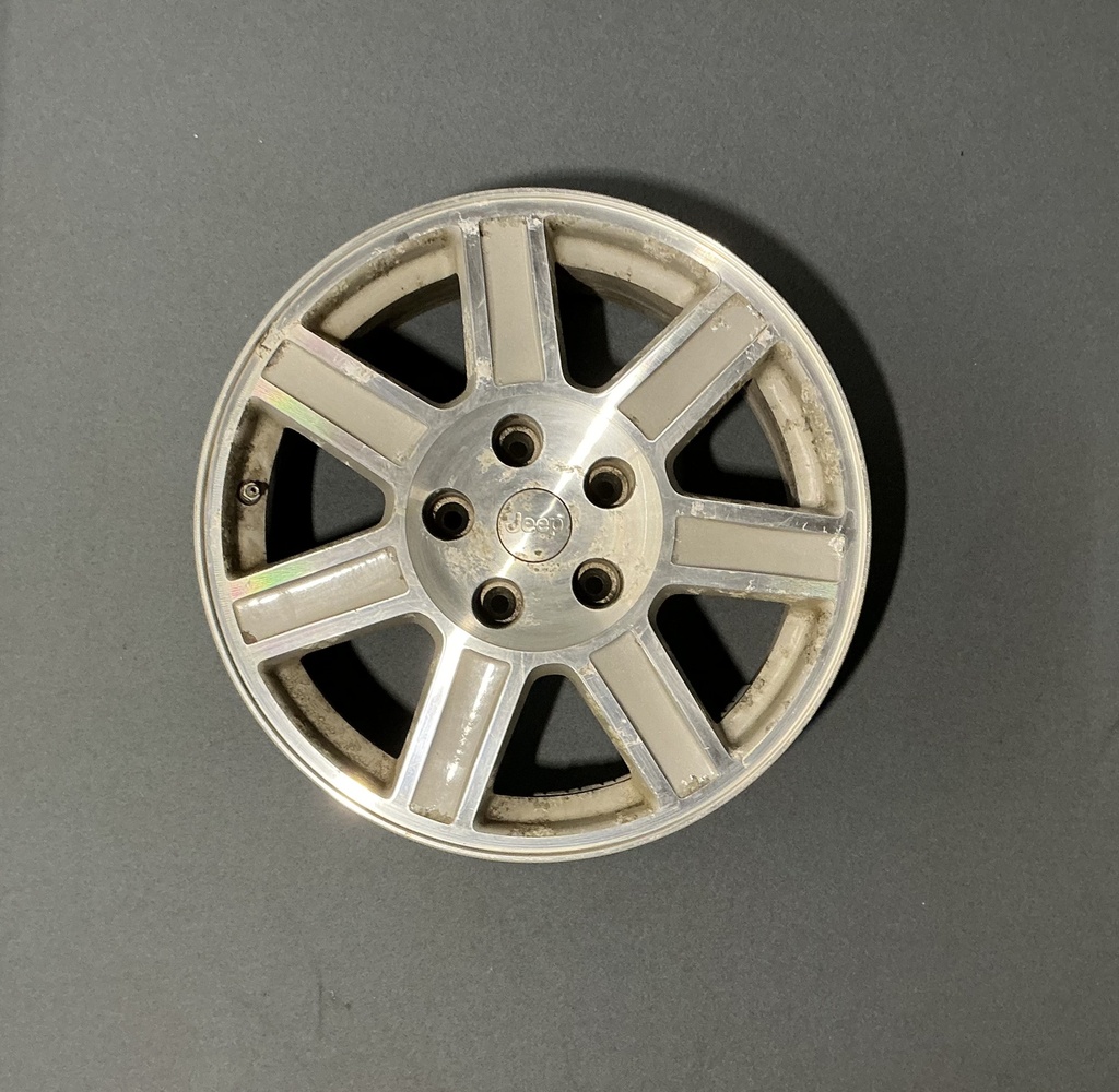 KÄYTETTY JEEP 7,5x18 5/127 ET44 CB71,5