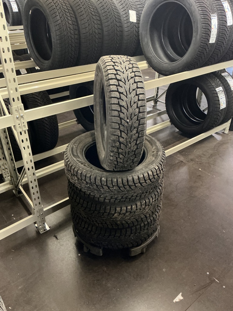 KÄYTETTY 195/65R15 95T KUMHO WINTERCRAFT ICE WI32 DOT25