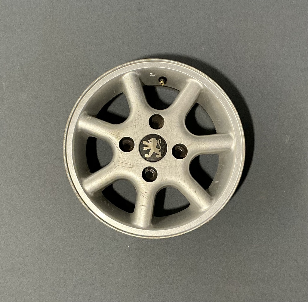 KÄYTETTY PEUGEOT 5,5x13 4/108 ET20 CB65