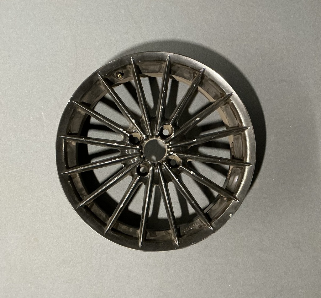 KÄYTETTY TOORA 7x18 4/114,3 ET40 CB67,1