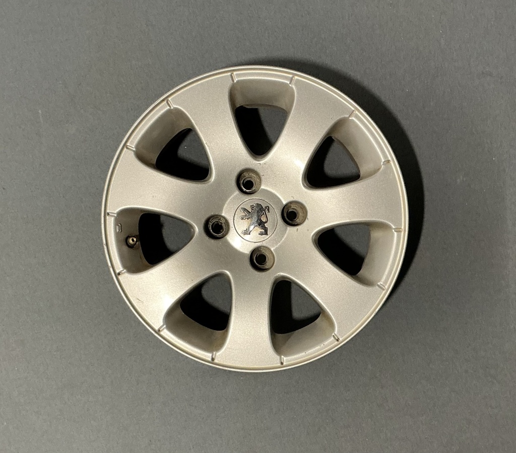 KÄYTETTY PEUGEOT 6x15 4/108 ET27 CB65,1