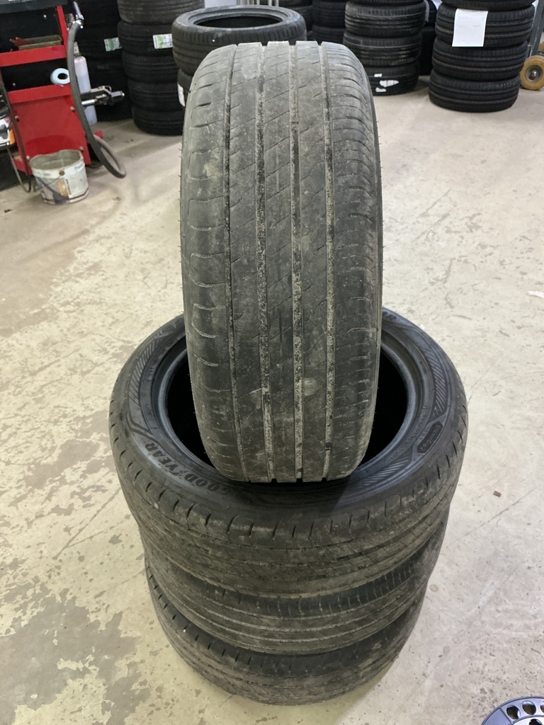 KÄYTETTY 235/50R19 103V GOODYEAR EFFIC.GRIP 2 SUV DOT24