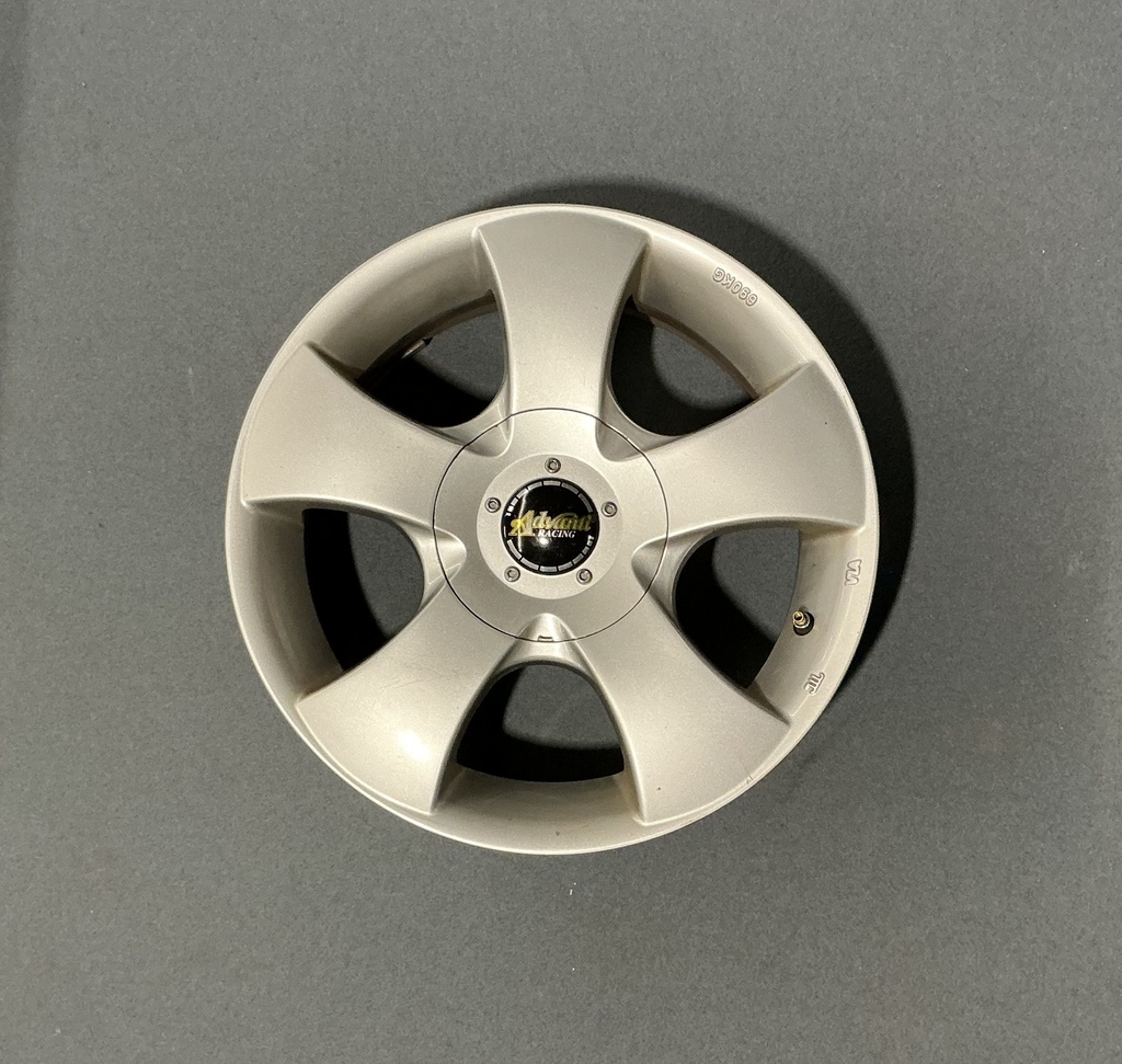 KÄYTETTY ADVANTI 6,5x15 5/100/110 ET35 CB67,1