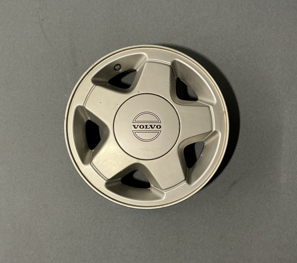 KÄYTETTY VOLVO 5,5x14 4/100 ET37 CB52