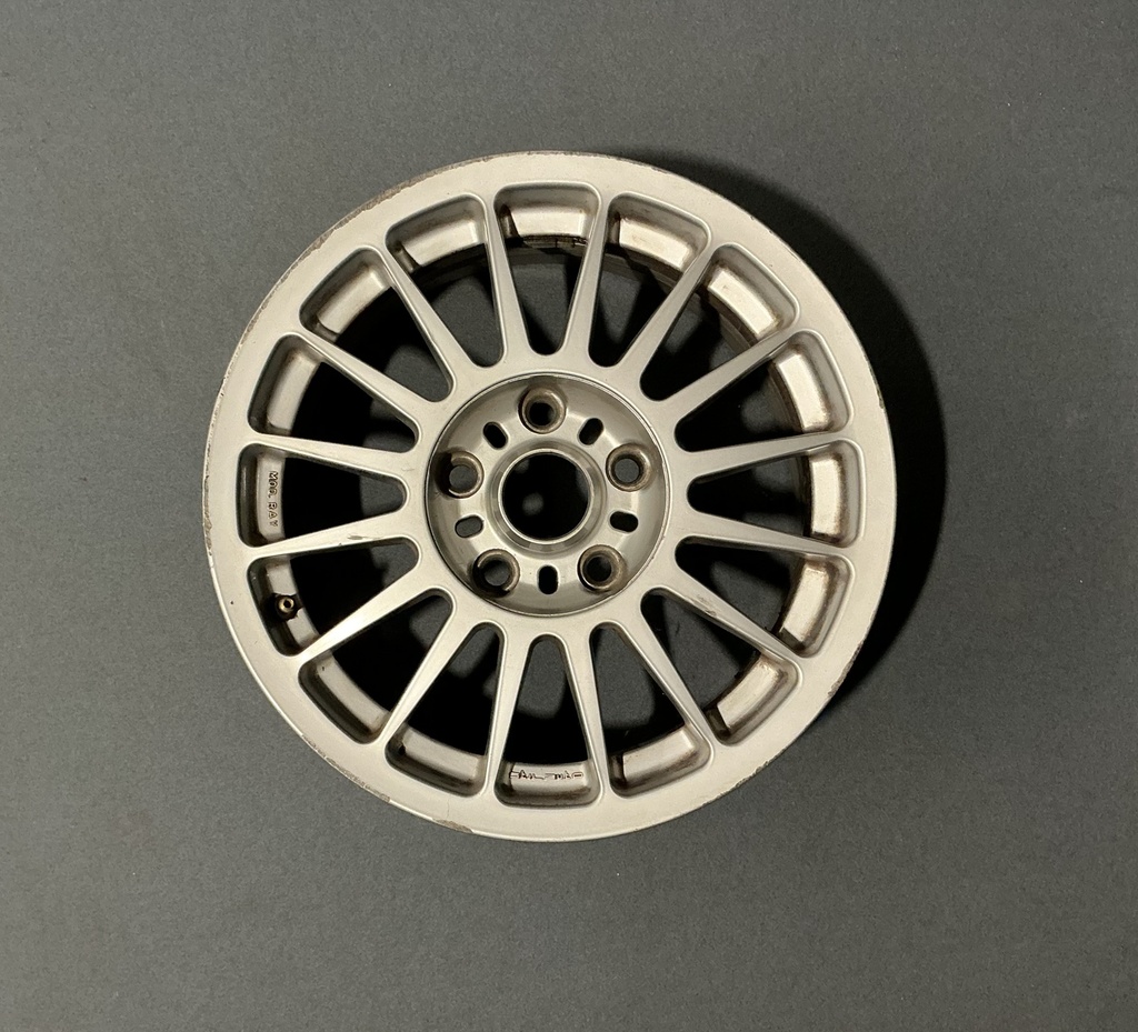 KÄYTETTY STILAUTO 7x15 5/112 ET35 CB66,6