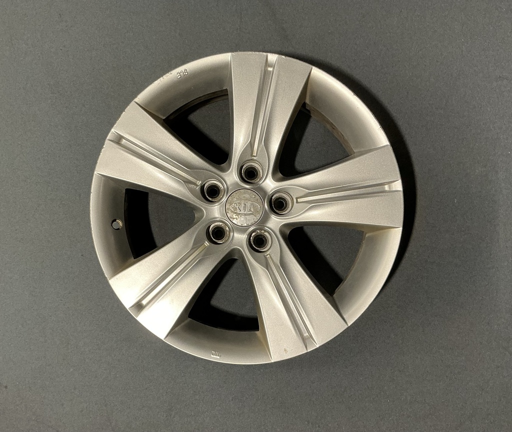 KÄYTETTY KIA 6,5x17 5/114,3 ET35 CB67,1
