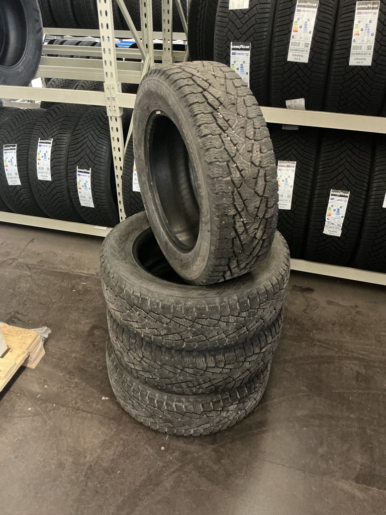 KÄYTETTY 205/65R16C 107/105R NOKIAN HAKKAPELIITTA C3 DOT1719