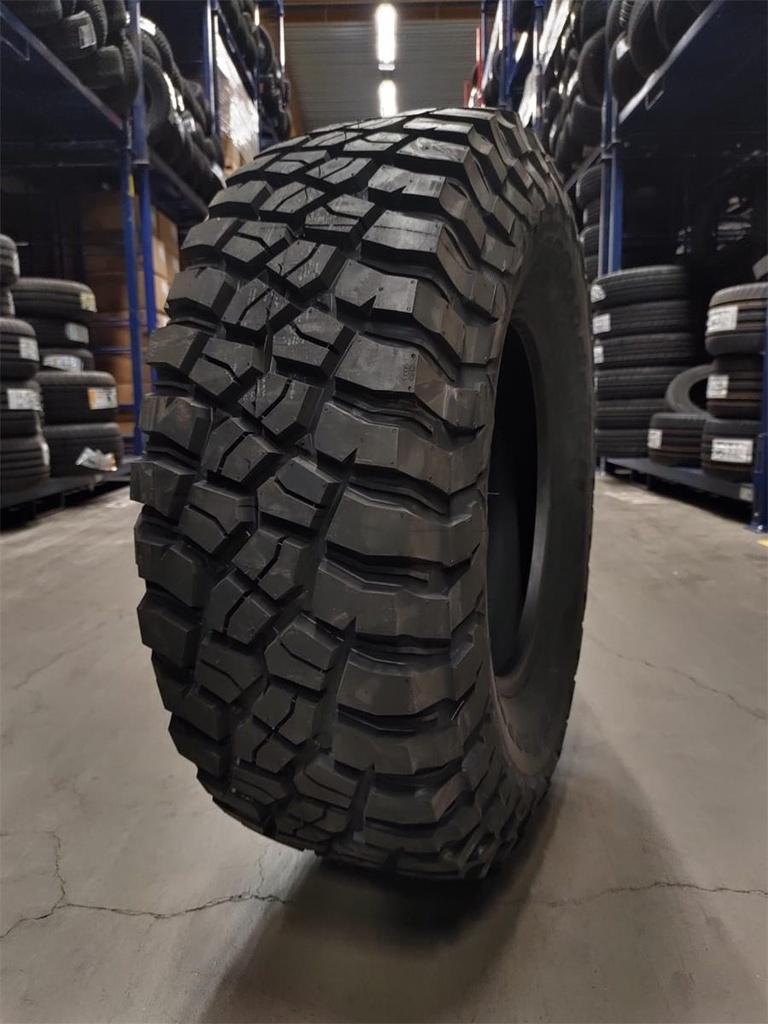 265/70R17 121Q BFGOODRICH MUD TERRAIN T/A KM3 XL