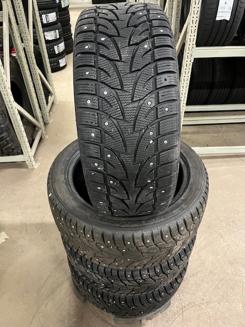 KÄYTETTY 235/45R17 97T SAILUN ICE BLAZER WST1 XL