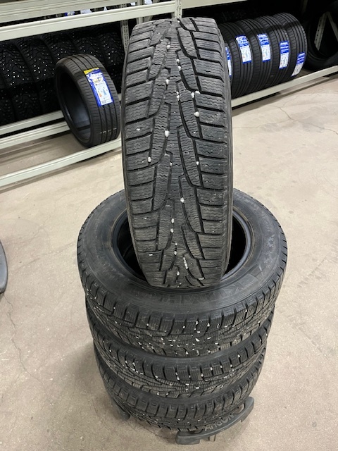 KÄYTETTY 185/65R15 92R KUMHO I'ZEN KW31 XL