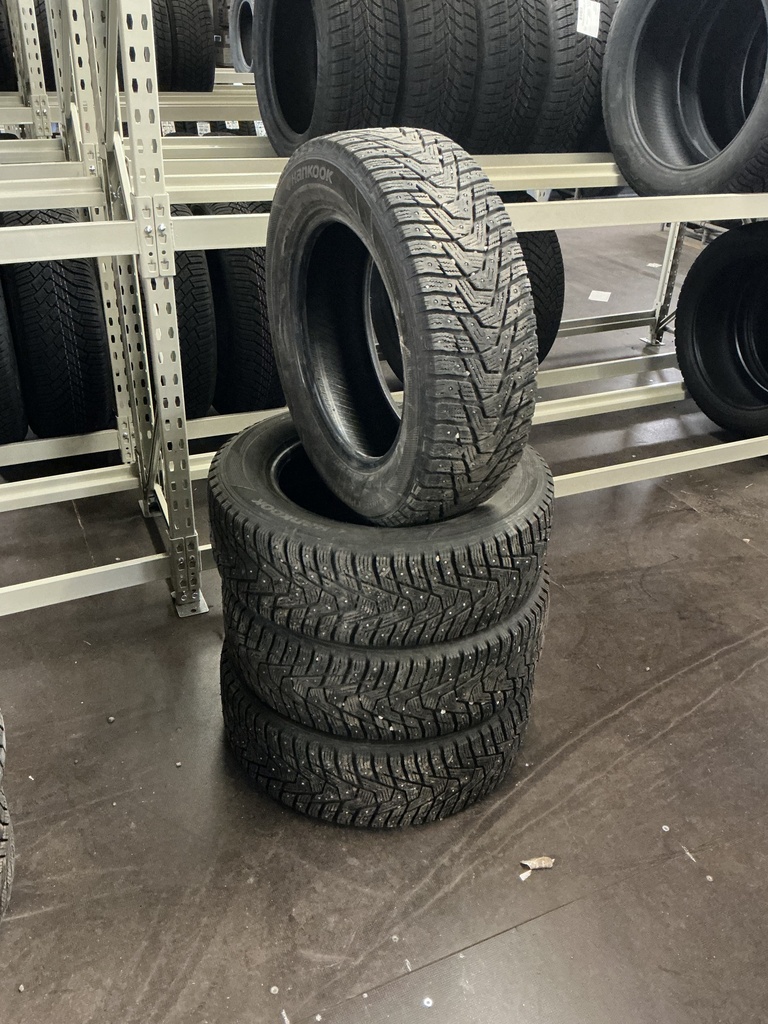 KÄYTETTY 195/65R15 95T HANKOOK WINTER I’PIKE RS2 DOT20