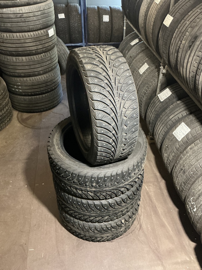 KÄYTETTY 225/45R17 94T SAVA ESKIMO STUD DOT2023